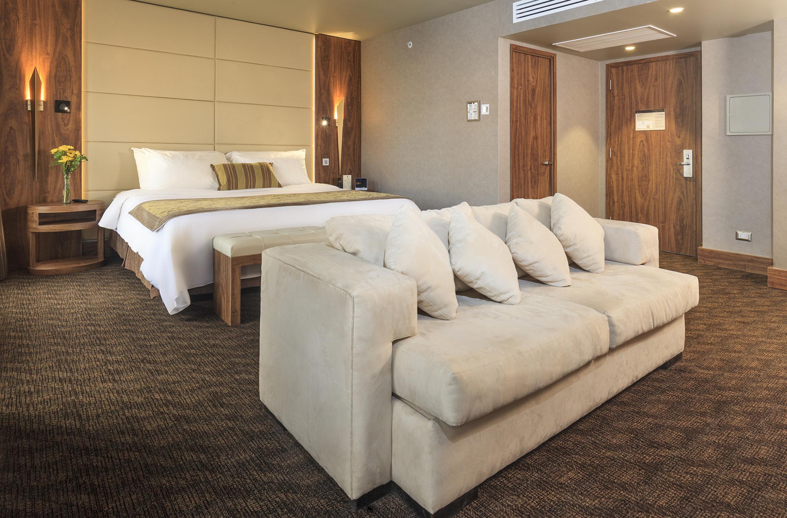 Hotel Regal Pacific ซานติอาโก ภายนอก รูปภาพ Suite at the Radisson Blu Hotel, Brussels