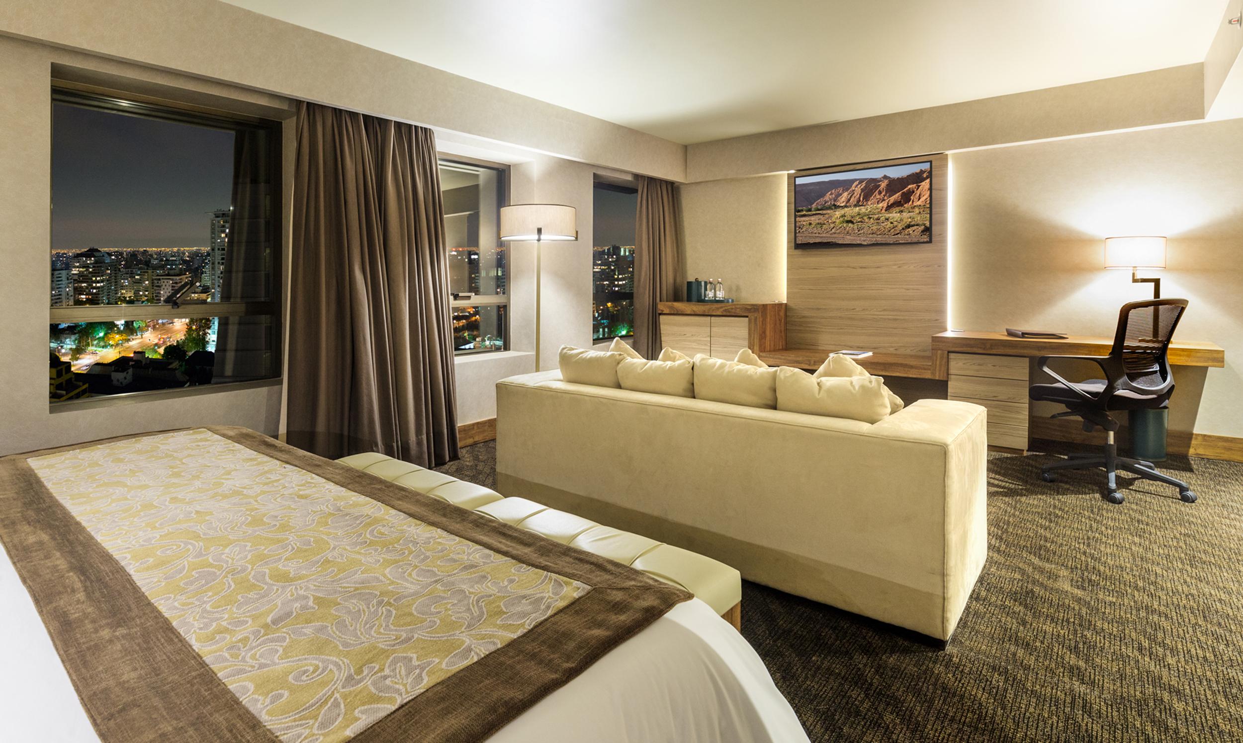 Hotel Regal Pacific ซานติอาโก ภายนอก รูปภาพ A suite at the hotel