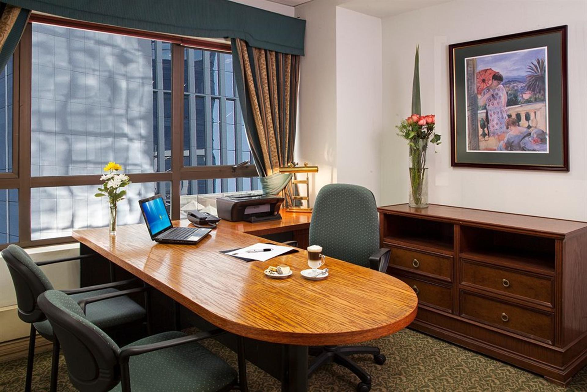 Hotel Regal Pacific ซานติอาโก ภายนอก รูปภาพ A typical office at the University of Arizona