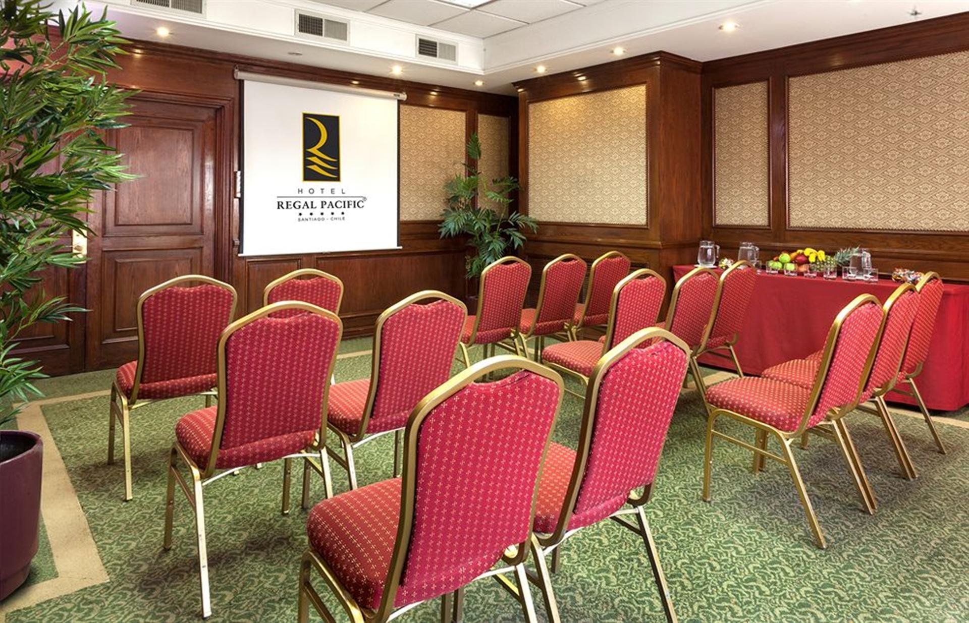 Hotel Regal Pacific ซานติอาโก ภายนอก รูปภาพ A meeting room at the Royal Regency Hotel