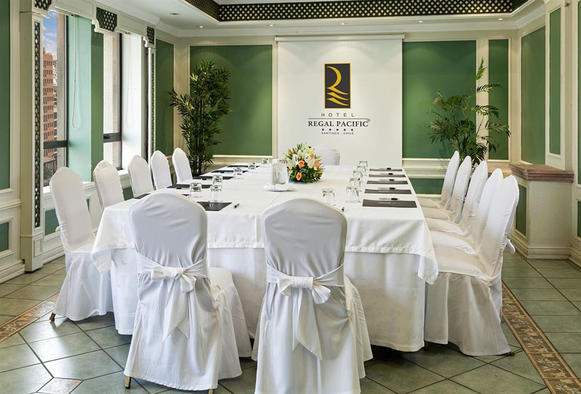 Hotel Regal Pacific ซานติอาโก ภายนอก รูปภาพ A meeting room at the Royal Pacific Hotel