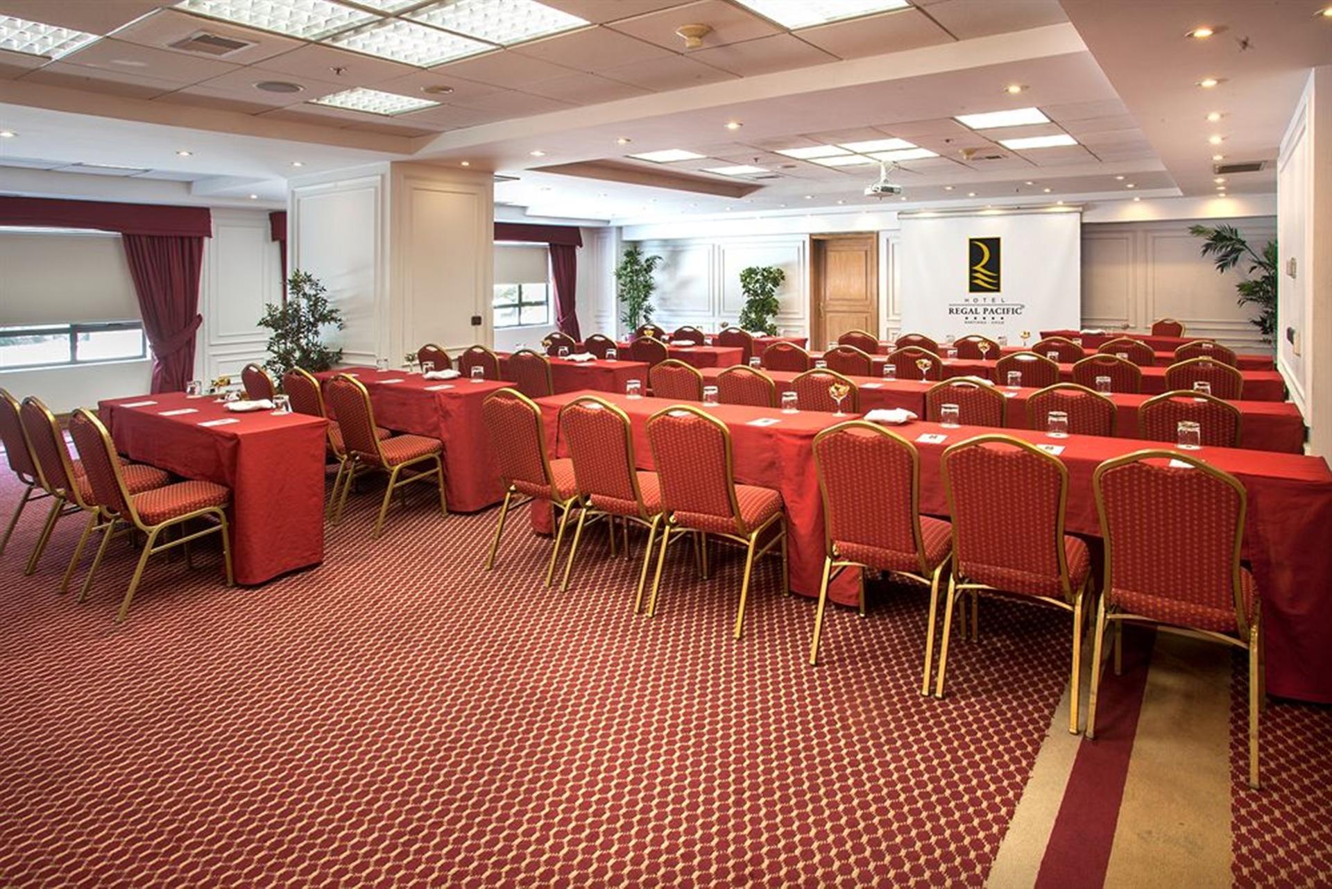 Hotel Regal Pacific ซานติอาโก ภายนอก รูปภาพ The ballroom at the hotel