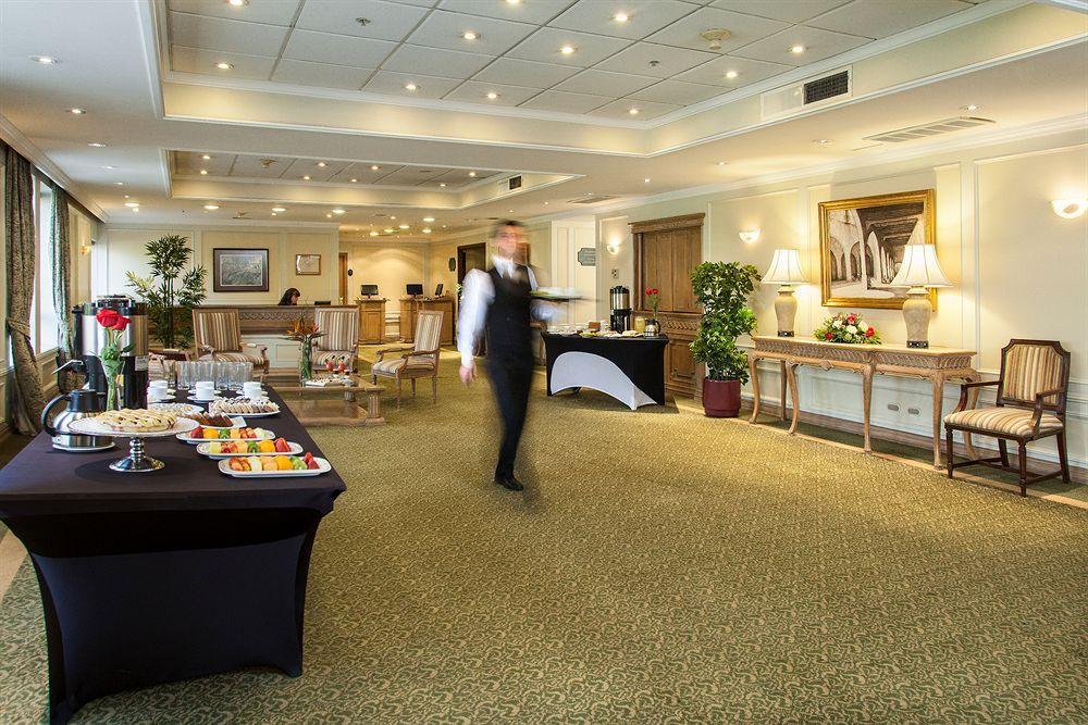 Hotel Regal Pacific ซานติอาโก ภายนอก รูปภาพ A typical hotel lobby